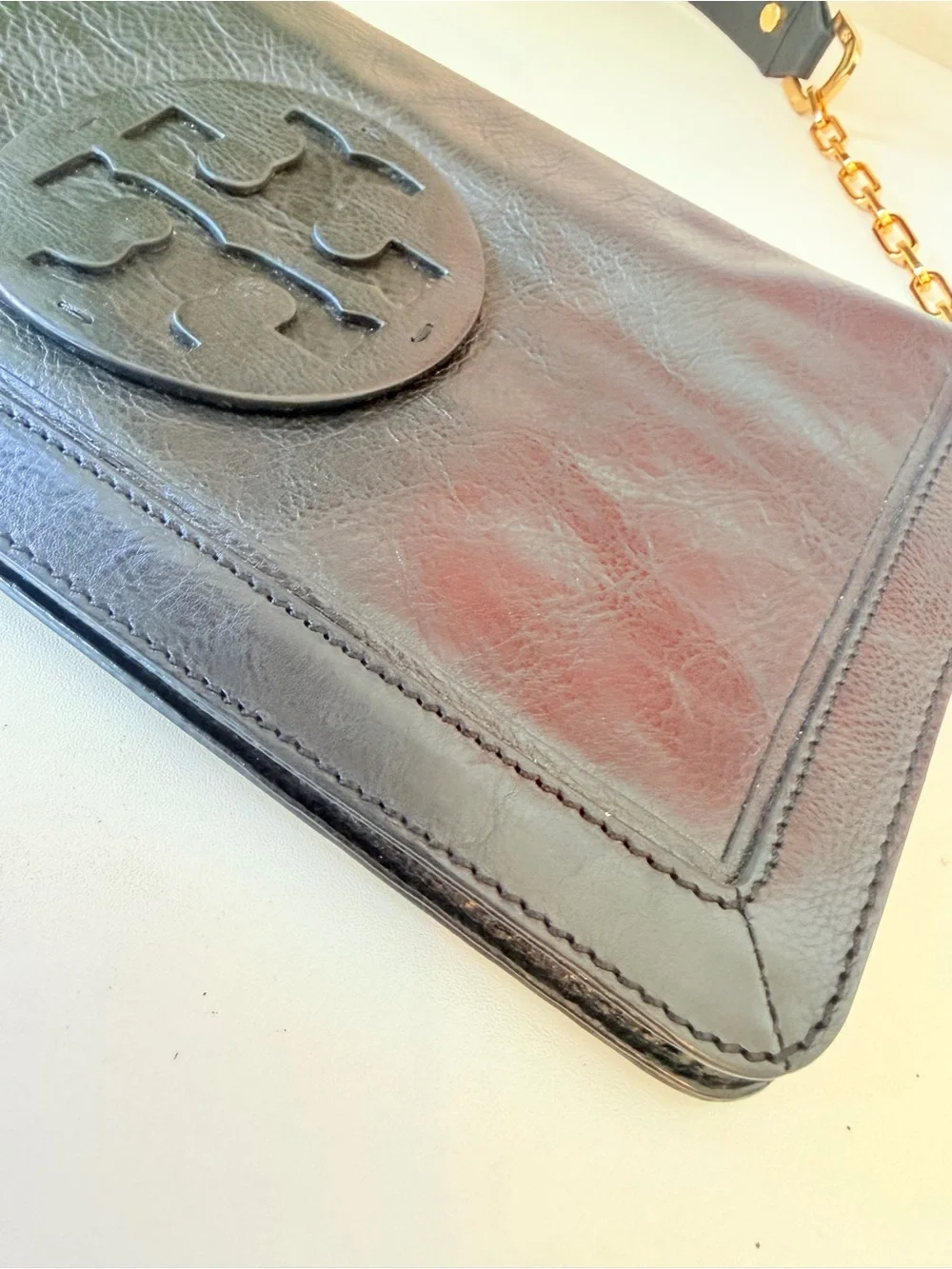 Tory Burch Bombe Reva Clutch Handbag In Black Textured Leather